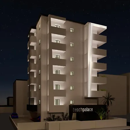 Palace With Small Swimming Pool, Private Beach, Parking * Lido di Jesolo