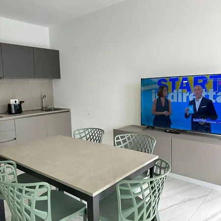 Lejlighed Palace With Small Swimming Pool, Private Beach, Parking Lido di Jesolo