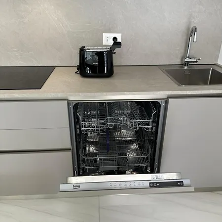 Palace With Small Swimming Pool, Private Beach, Parking * Lido di Jesolo