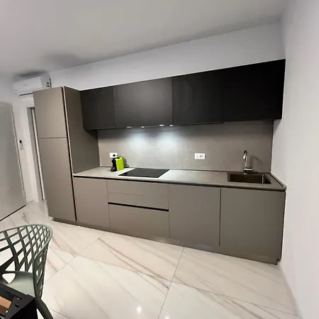 Apartment Palace With Small Swimming Pool, Private Beach, Parking *