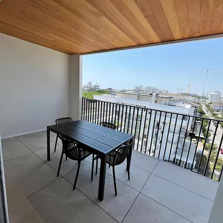 Palace With Small Swimming Pool, Private Beach, Parking * Lido di Jesolo